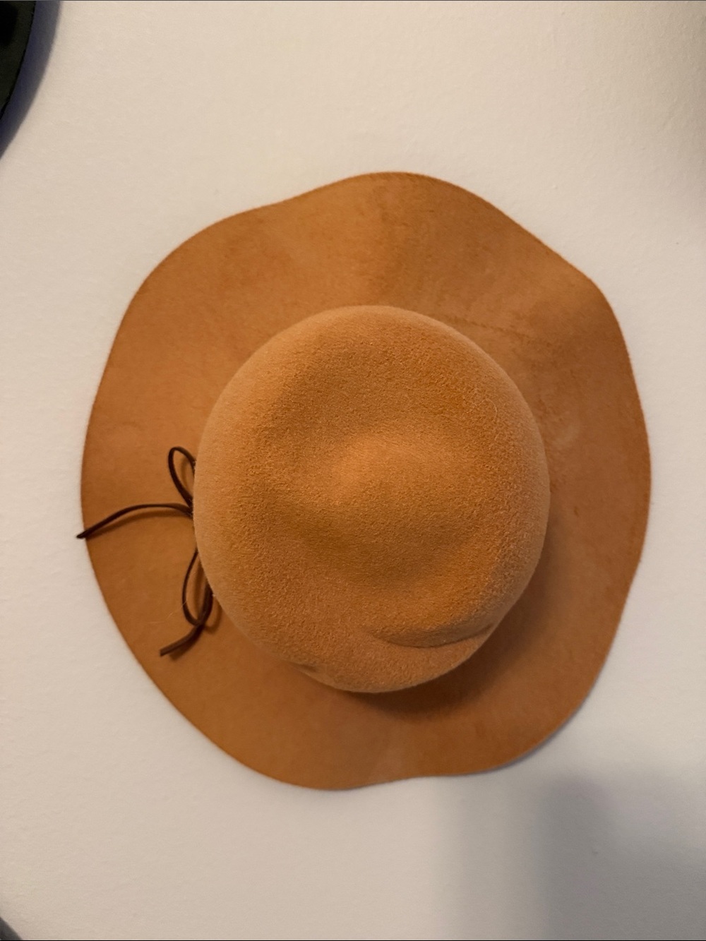 Women’s Wide Brim Felt Hat in Tan